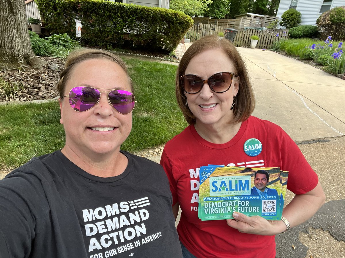 Great afternoon on the doors knocking for @MomsDemand Gun Sense Candidate @SalimVASenate People in #SD37 are looking forward to electing a true gun sense champ in this district. Early voting happening now & Election Day is 6/20 👉fairfaxcounty.gov/elections/upco… 

#VAleg #VAgov