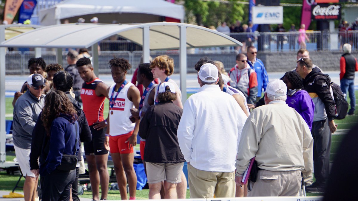 City High Boys Track and Field (@chsboystandf) on Twitter photo Ronnie Major locks up fourth place in the long jump at 21-0 3/4‼️
<a href="/Ronniemajor5/">Ronnie major</a> 🧨
#TSTL x #HappiestInMAY Ronnie Major locks up fourth place in the long jump at 21-0 3/4‼️
<a href="/Ronniemajor5/">Ronnie major</a> 🧨
#TSTL x #HappiestInMAY