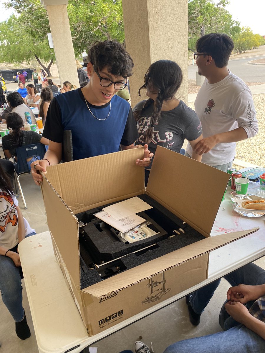 Decision Day fun with the #PhoenixFamily! Students enjoyed J-Dogs 🌭, Kona Ice 🍧, and great raffle items for their future endeavors (like a 3D printer 🖨️ for Oscar)! #TeamSISD #FirstandBest @missionechs