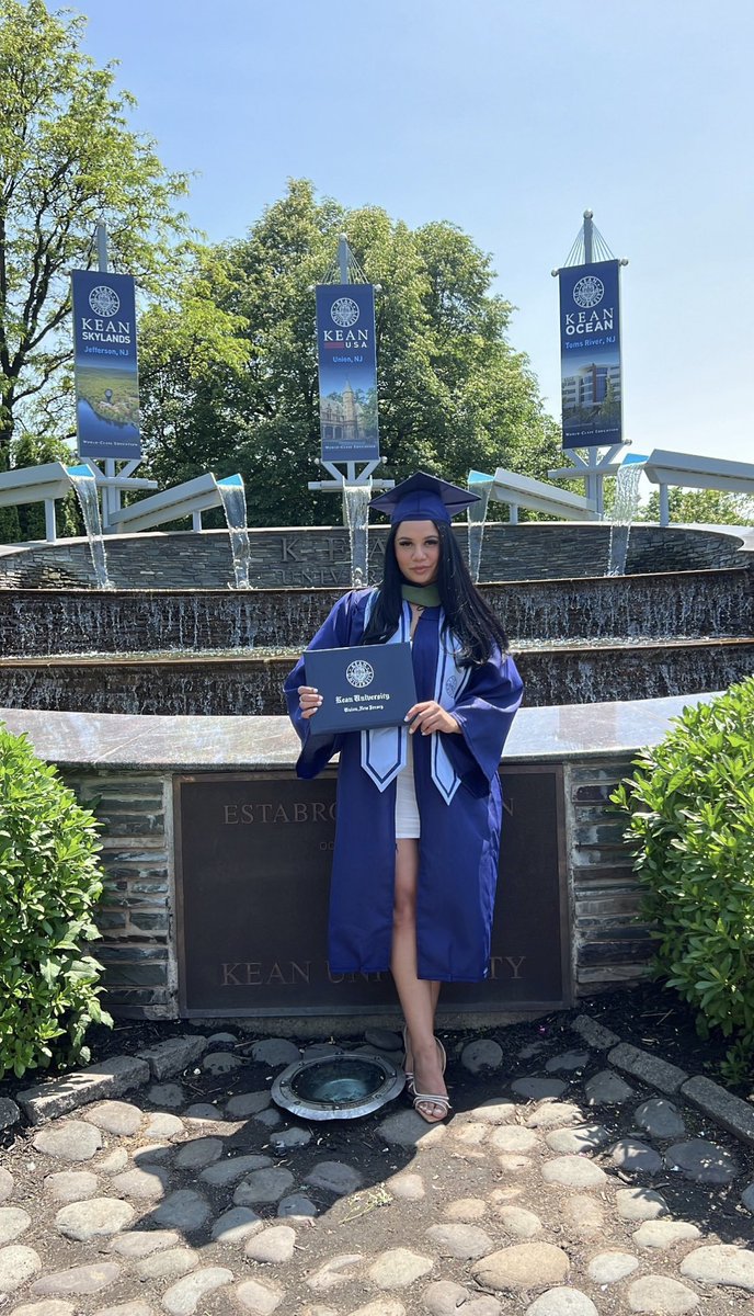IrahetaAshley's tweet photo. I did it 🎓 #firstgen https://t.co/qSLEb5Pvm1