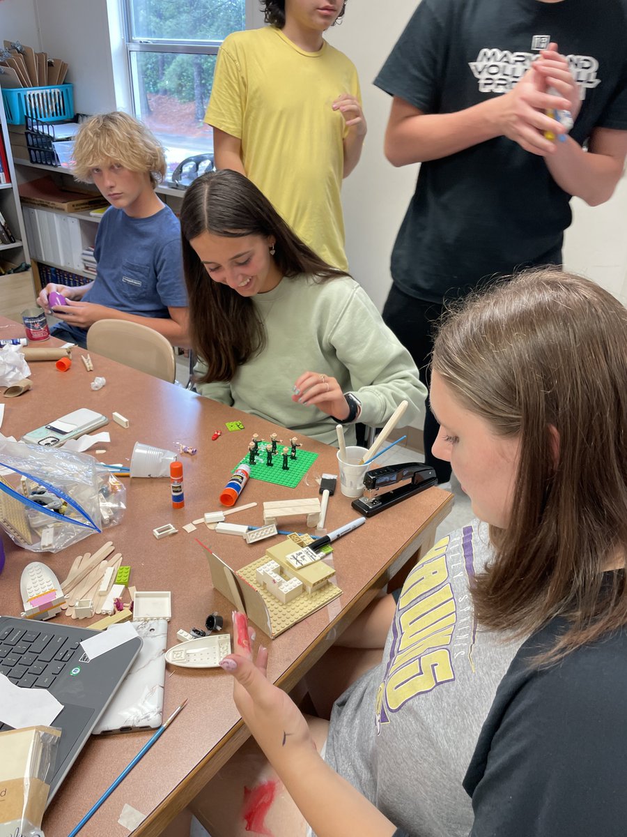 Mrs. Hogan tweet media