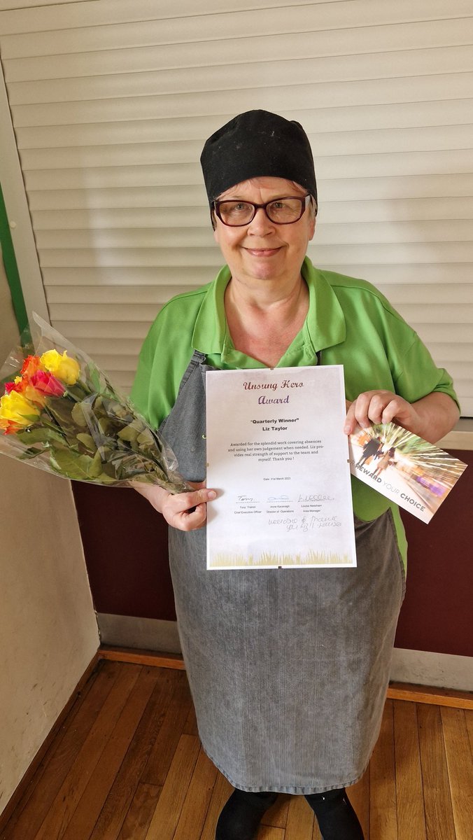 Louisa Mellors tweet media