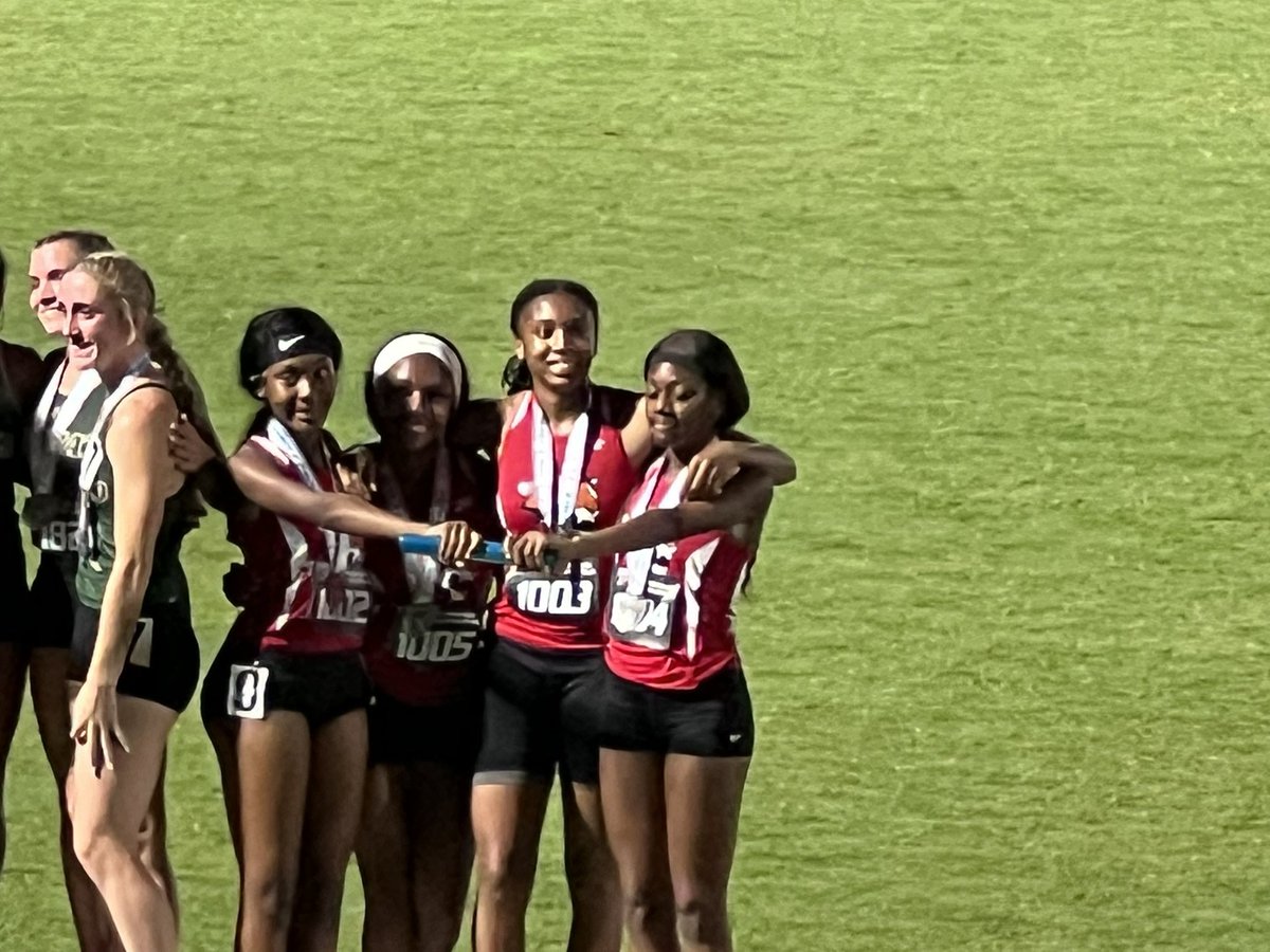 KHill24's tweet image. Finished my Junior year season with 3rd place in the 800m (PR) and 8th in the 4x400m (PR) at FHSAA 2A State Championship! #Godfirst #AJHS #runlife #milesplit #flrunners #classof2024
