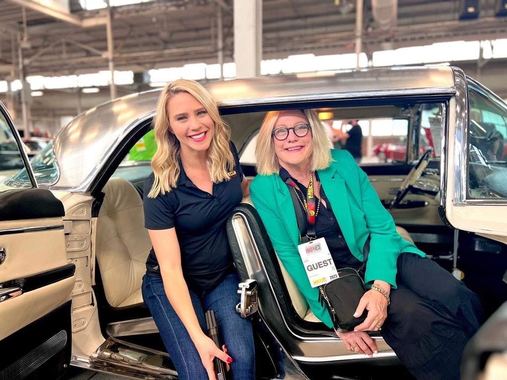ktmosborne's tweet photo. If Ma selected #4OnTheFloor: Which would you say you’d be a-ok with out of her picks?
•‘70 Plymouth Barracuda Convertible
•’57 Ford Thunderbird
•’39 Chevy Business Coupe
•’58 Cadillac Eldorado Brougham (officially Ma’s #MyStarCar) https://t.co/QXAS9GYWtR