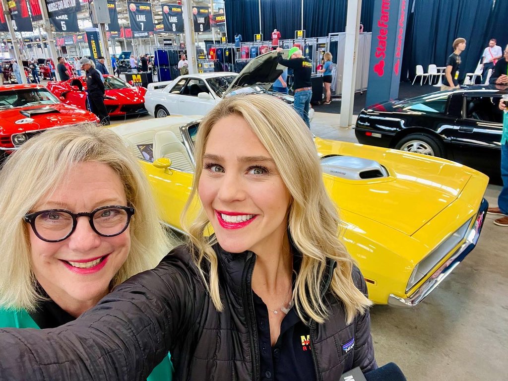 ktmosborne's tweet photo. If Ma selected #4OnTheFloor: Which would you say you’d be a-ok with out of her picks?
•‘70 Plymouth Barracuda Convertible
•’57 Ford Thunderbird
•’39 Chevy Business Coupe
•’58 Cadillac Eldorado Brougham (officially Ma’s #MyStarCar) https://t.co/QXAS9GYWtR