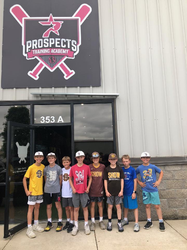 ProspectsNE2031's tweet photo. Thanks @ARPROSPECTS for allowing us to use your indoor facility today. We are looking foward to joining @Prospects_NE for our 11U season next year #SpectsNation https://t.co/LEPlLpmA9i