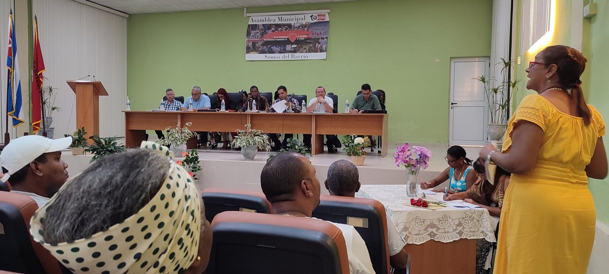 Se desarrolló con éxito Asamblea Municipal de los CDR en Regla, un hermoso encuentro entre dirigentes de base y máximos directivos de la organización, el partido y otras organizaciones de masa.
#CDR #CDRCuba #XCongresoCDR