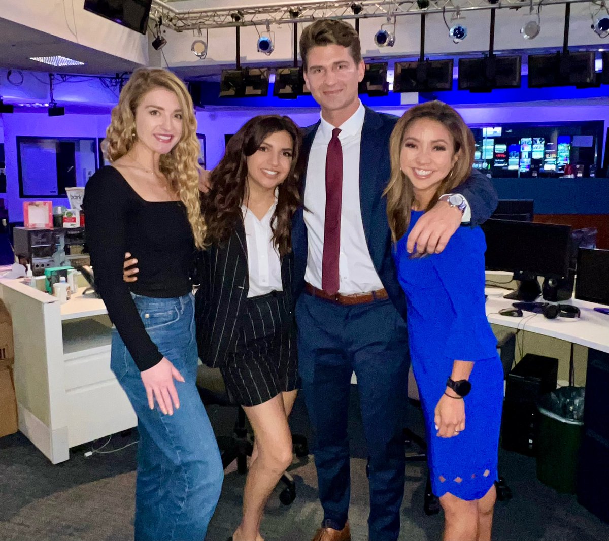 AmandaSalas's tweet image. So good to see and catch-up with @BillFOXLA today! @MaryStringini @sandraendotv 🫶🏼