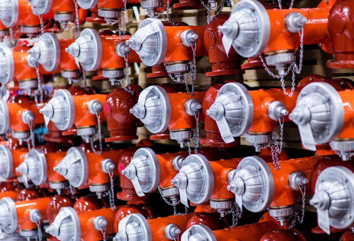 Hydrants for all uses. From our standard hydrant to our iHydrant option that report temperature and pressure in real-time, Clow Valve has what you need for your next waterworks project. Learn more. bit.ly/3rXLmx5