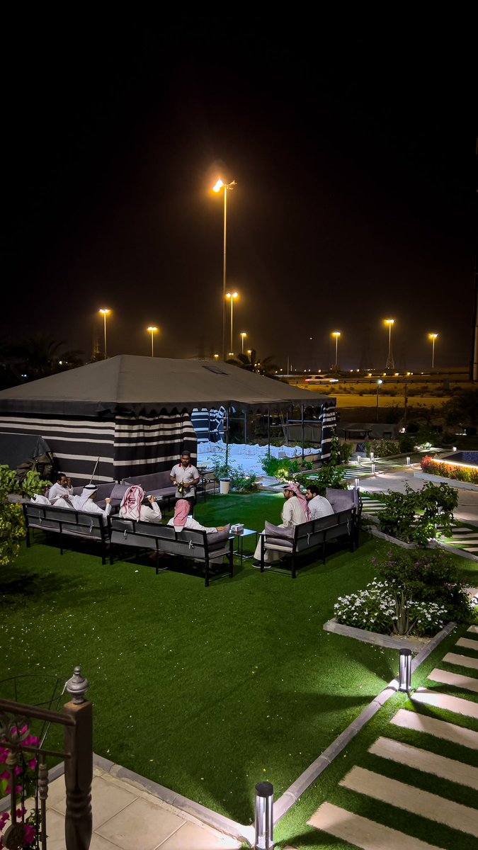 f_2jmi's tweet photo. عِش عفويتك ، وأترك لِلناس إثم الظنون ، فلك أجرك ، ولهم ذنب مايعتقدون https://t.co/qF7zWRYk6j