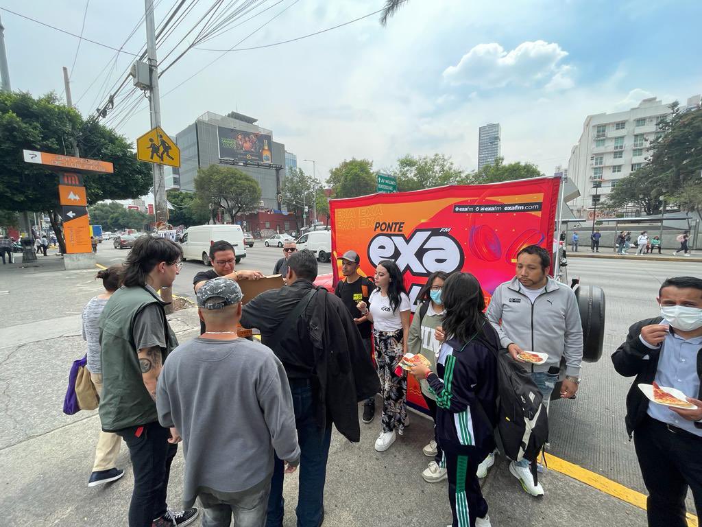 ExaFM's tweet image. Te consentimos con tu #PEXA 🍕🫶 Para iniciar con todo este viernes 🥳🎶🎶 Sintoniza el 104.9 FM 📻