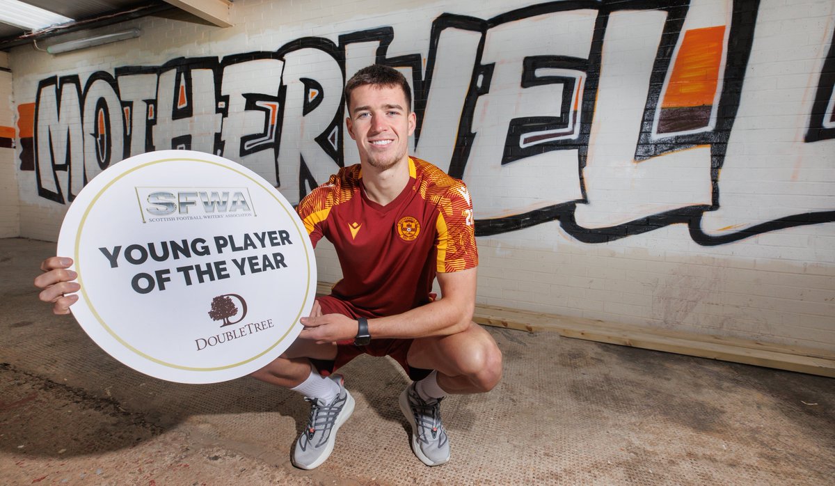 scottishfwa's tweet photo. Max Johnston of @MotherwellFC has been voted the DoubleTree by Hilton Young Player of the Year by SFWA members

https://t.co/eV5rWR6Tf9 https://t.co/bPNGQoqTfu