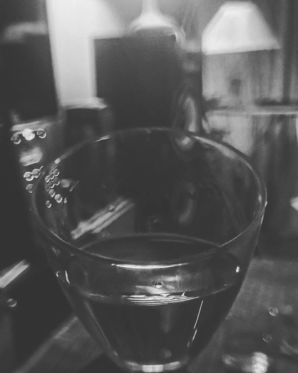 MICHAELSWIIFT's tweet image. 🥂❕