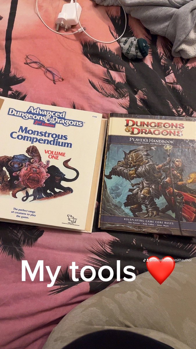 HannahLouiseSm's tweet photo. The two most helpful books that i’m using to help write Gameplay, an epic fantasy novel based on the popular role playing game dungeons and dragons #gameplay #dnd #monstrouscompendium #books #author #vintage #WritingCommmunity https://t.co/GZvV6mBoxP