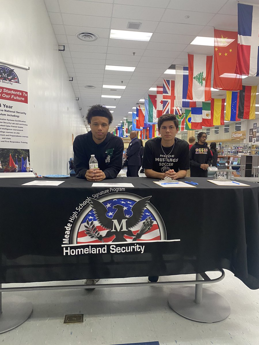 Super proud of our Homeland Security students who put on an AMAZING showcase today highlighting all of the awesome opportunities Signature offers! @AACPSAwesome <a href="/principal_durr/">Dr. Ryan Durr</a> @Daryl_E_Kennedy <a href="/APBrittanyOwens/">Brittany Owens</a> <a href="/MeadeHSAACPS/">MeadeHSAACPS</a>
