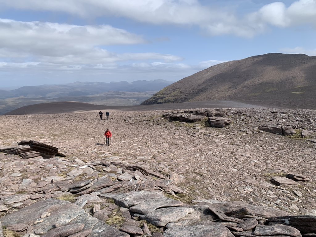 Great day on An Teallach looking at glacial, periglacial and niveo-aeolian processes led by Prof Colin Ballantyne on @QuaternaryRA_UK Wester Ross Field Meeting 2023.