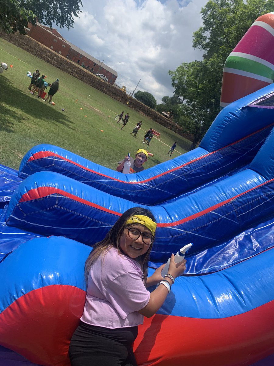 Emily Rudd tweet media