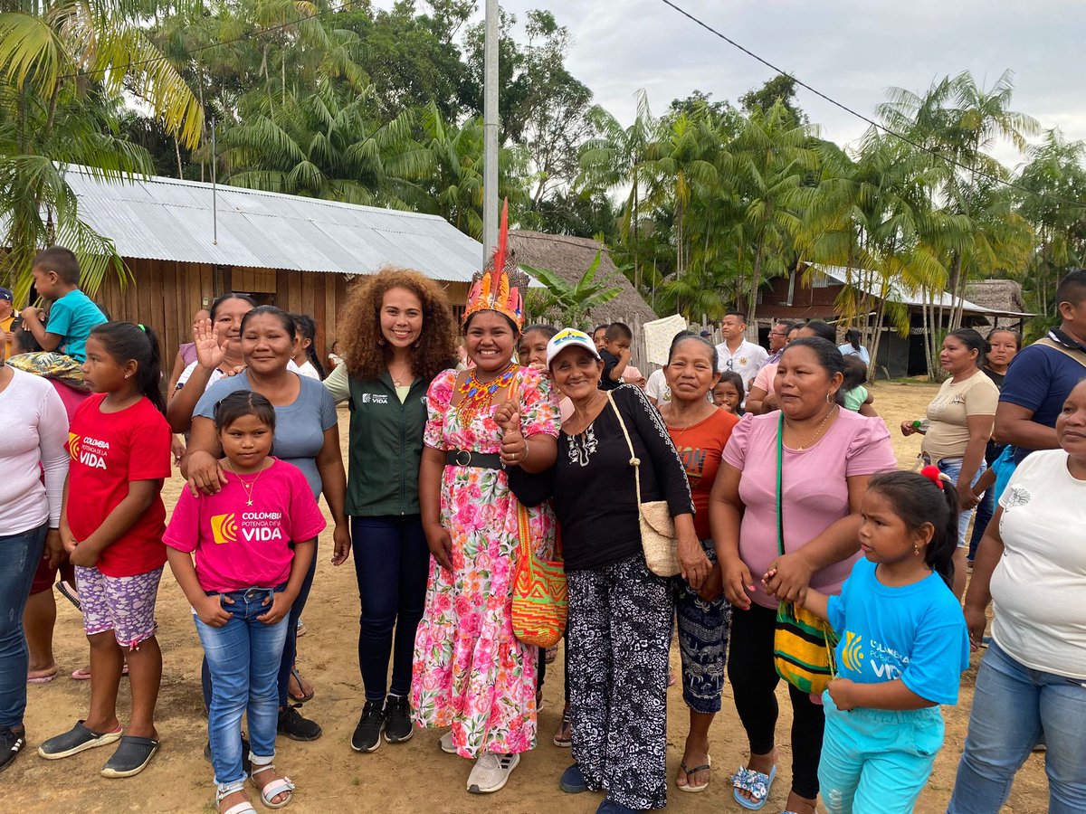 MincienciasCo's tweet photo. “Este es un momento histórico para el país porque marca la ruta para convertir a Colombia en una potencia mundial de la vida y asumimos el compromiso desde #Minciencias para llevar la ciencia a todos los territorios del país”: ministra @YeseniaOlayaR. #LaRutaDelCambio. https://t.co/WY3eTPqdcL