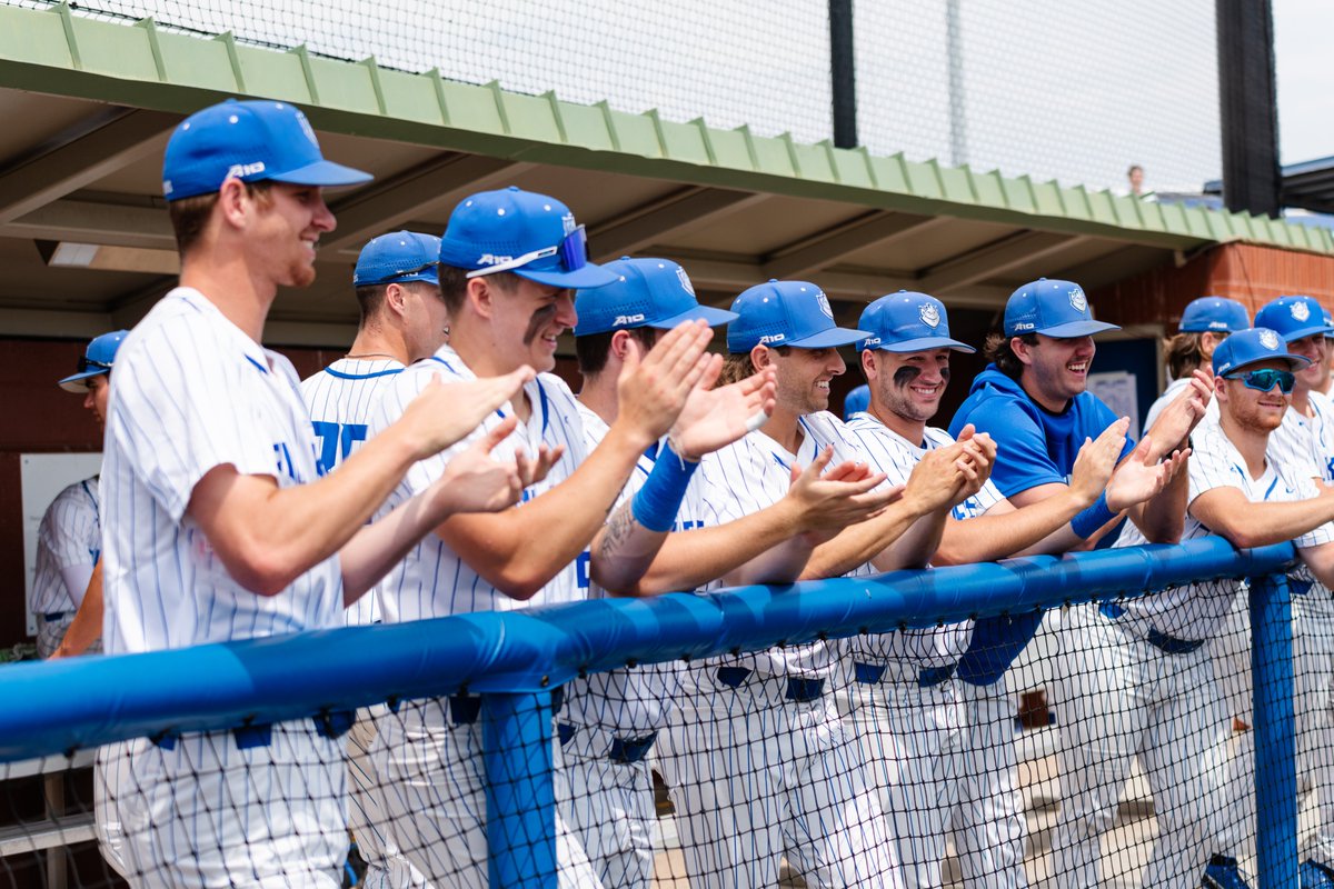 SLUBaseball's tweet photo. A special day. A special group. 🔵 https://t.co/oFreTbArts