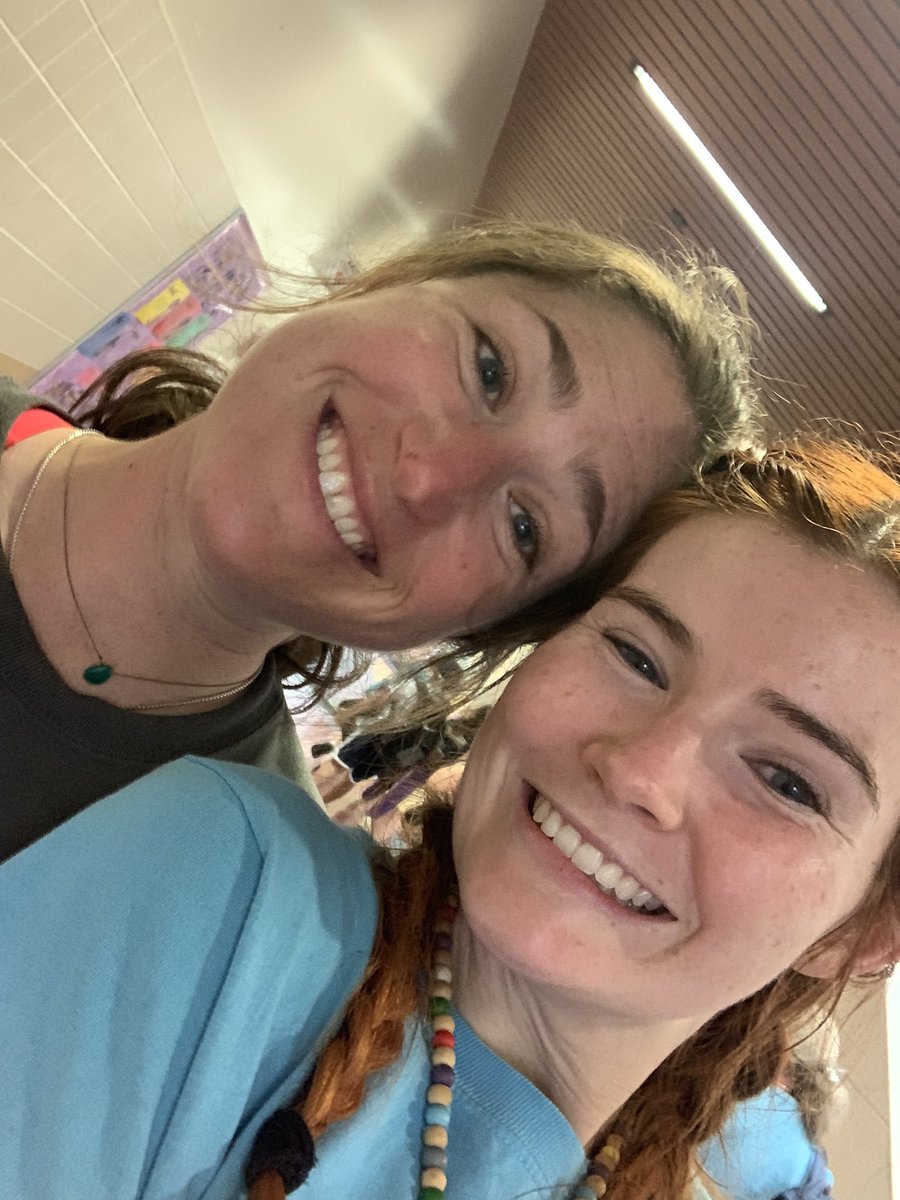 Emily Rudd tweet media