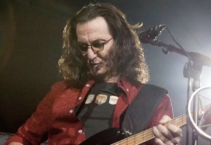 There was a time when fast playing and fretboard pyrotechnics on the bass were important to me and when I am recording a bass track, that is still very important to me.
~ Geddy Lee #RushFamily #RIPNeilPeart
