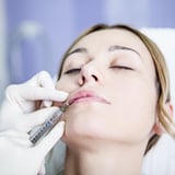 ClickySound's tweet image. #latestnews "Butterfly" Lips Are an Up-and-Coming Controversial Filler Technique - clickysound.com/butterfly-lips…  Image Source: Getty / Westend61 Lip filler has become one of the most in-demand "tweakments" over the last few years, mostly thanks to celebrities like Kylie Jenner cham...