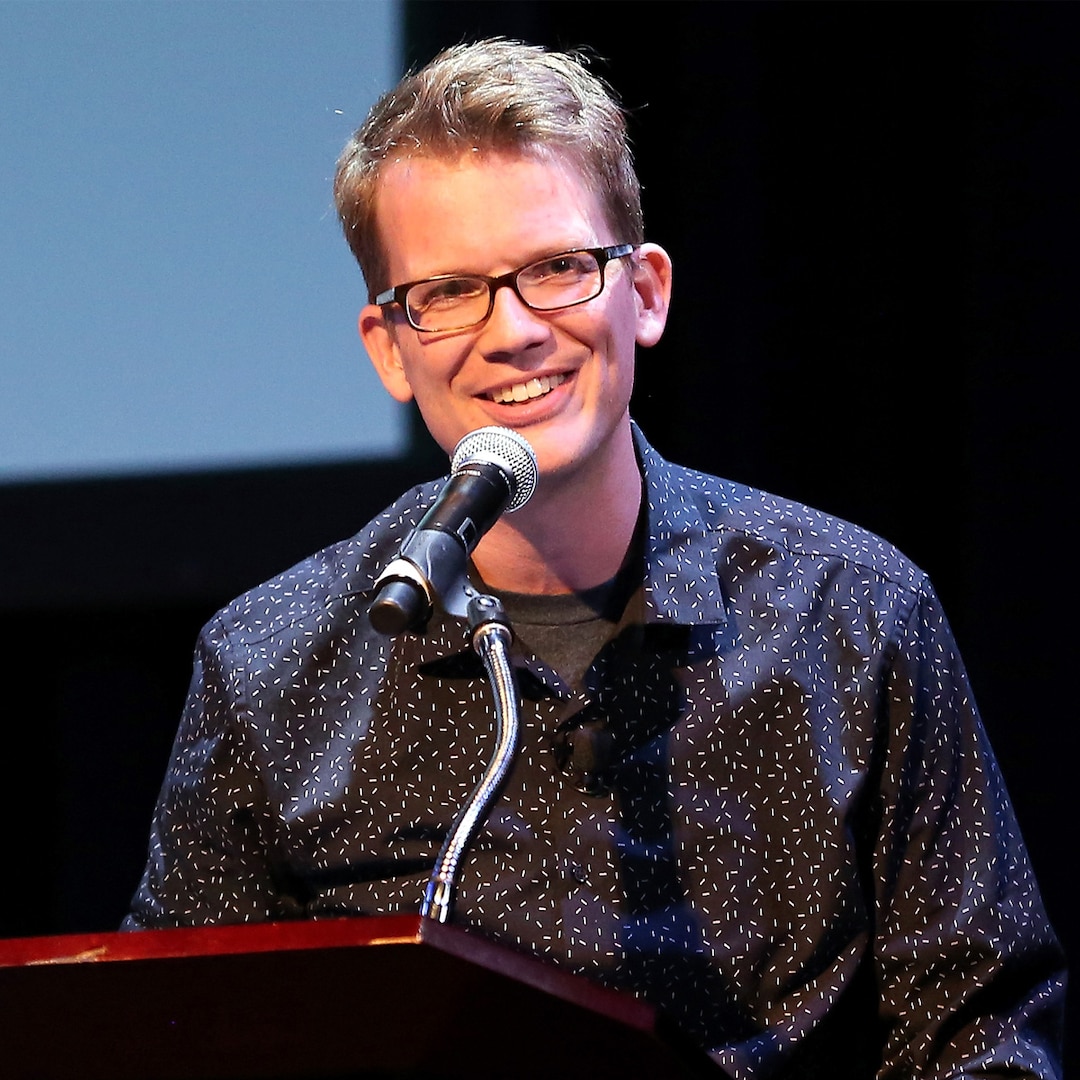 ClickySound's tweet image. #latestnews YouTuber Hank Green Shares His Hodgkin's Lymphoma Cancer Diagnosis - clickysound.com/youtuber-hank-…  YouTuber Hank Green is facing a cancer battle. The brother of author John Green has been diagnosed with Hodgkin's lymphoma, he shared in a May 19 YouTube video. Hodgkin's ...