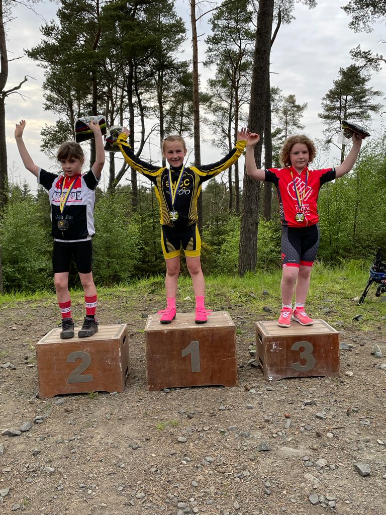 What a night to be a Black and Gold, we are absolutely delighted to celebrate an amazing result from young Kyla who was the 1st girl at Falkirk Dirt Crit Series this evening and taking 2nd overall in the race too which is fantastic! Well done Kyla!