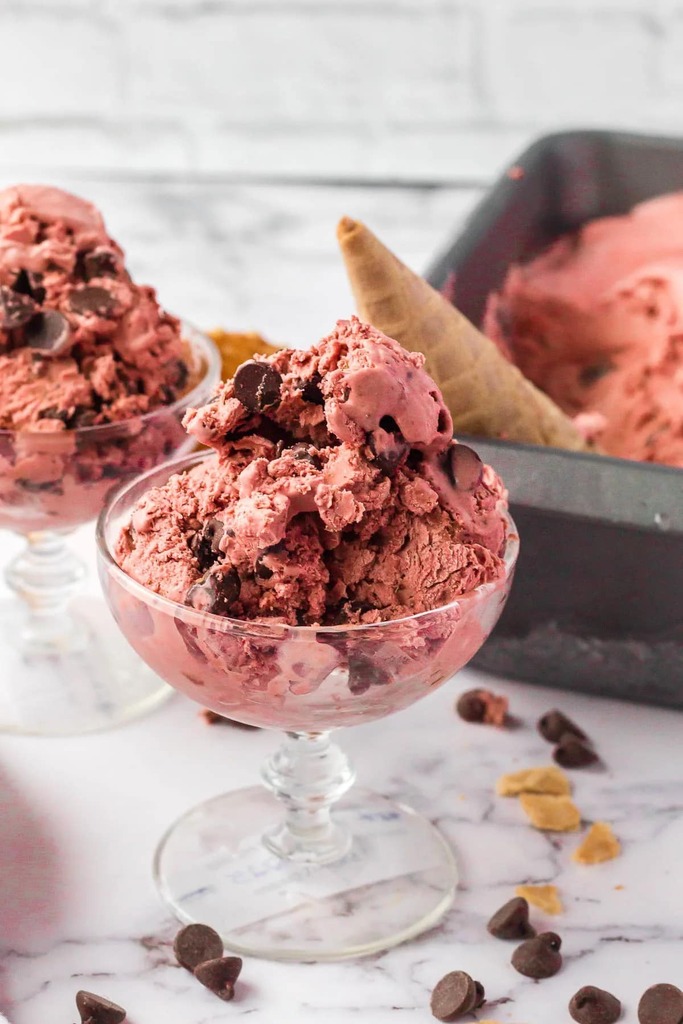 Red velvet ice cream is a gorgeously colored no churn ice cream recipe. If you love the cake, you will love this easy ice cream with a rich cocoa taste and vibrant color.

ift.tt/8jLGFr1 ift.tt/dmcob0A