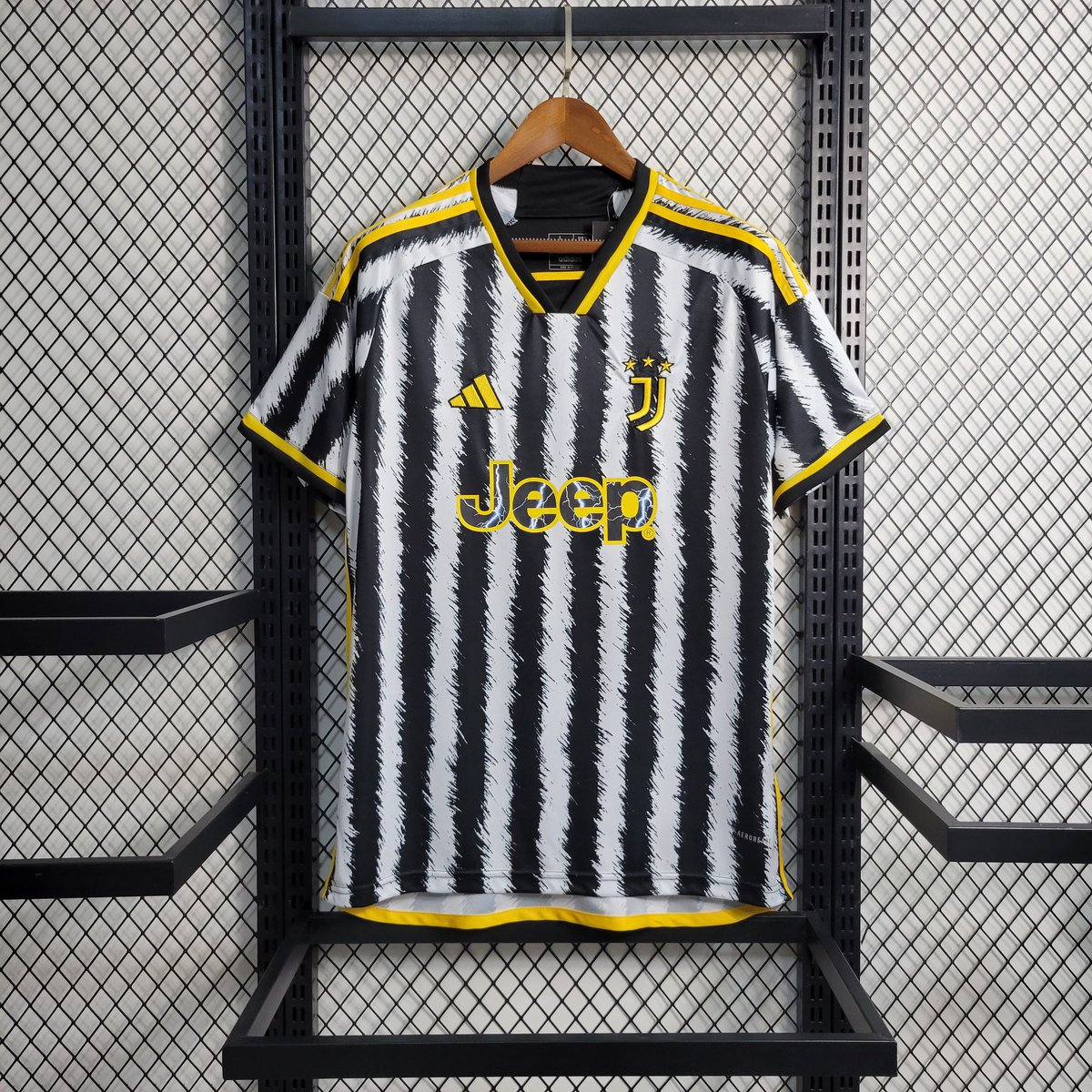 lojacamisaonze's tweet photo. Opiniões sobre a nova camisa da Juventus? 👀 https://t.co/Ht5srHWfan