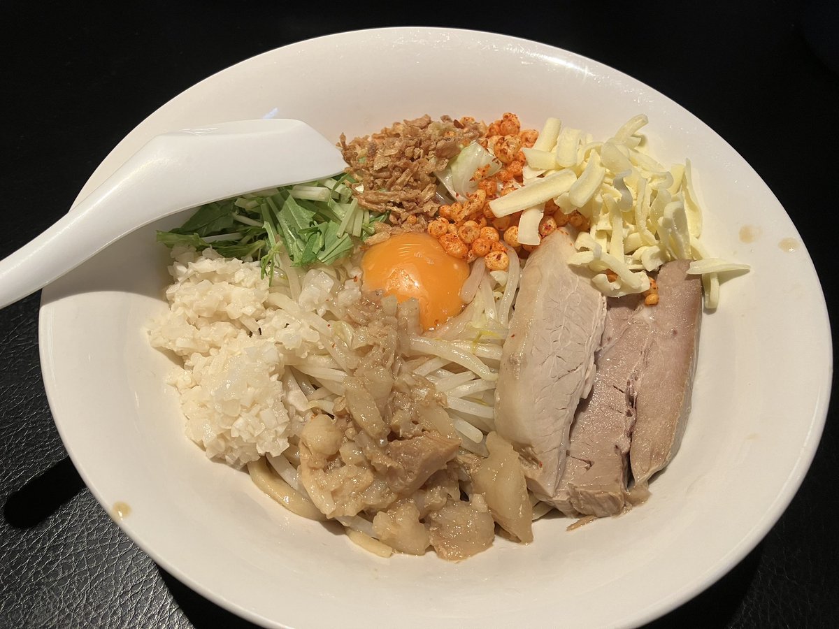 exg_kazu's tweet photo. 本日の昼食。埼玉県小鹿野町にある鹿粋軒の「ロクスイまぜそば」❗️おいしー‼️
#ogano #chichibu #saitama #gourmet #ramen #おがの #秩父 #埼玉 #グルメ #ラーメン #鹿粋軒 https://t.co/0YI67wqRHu