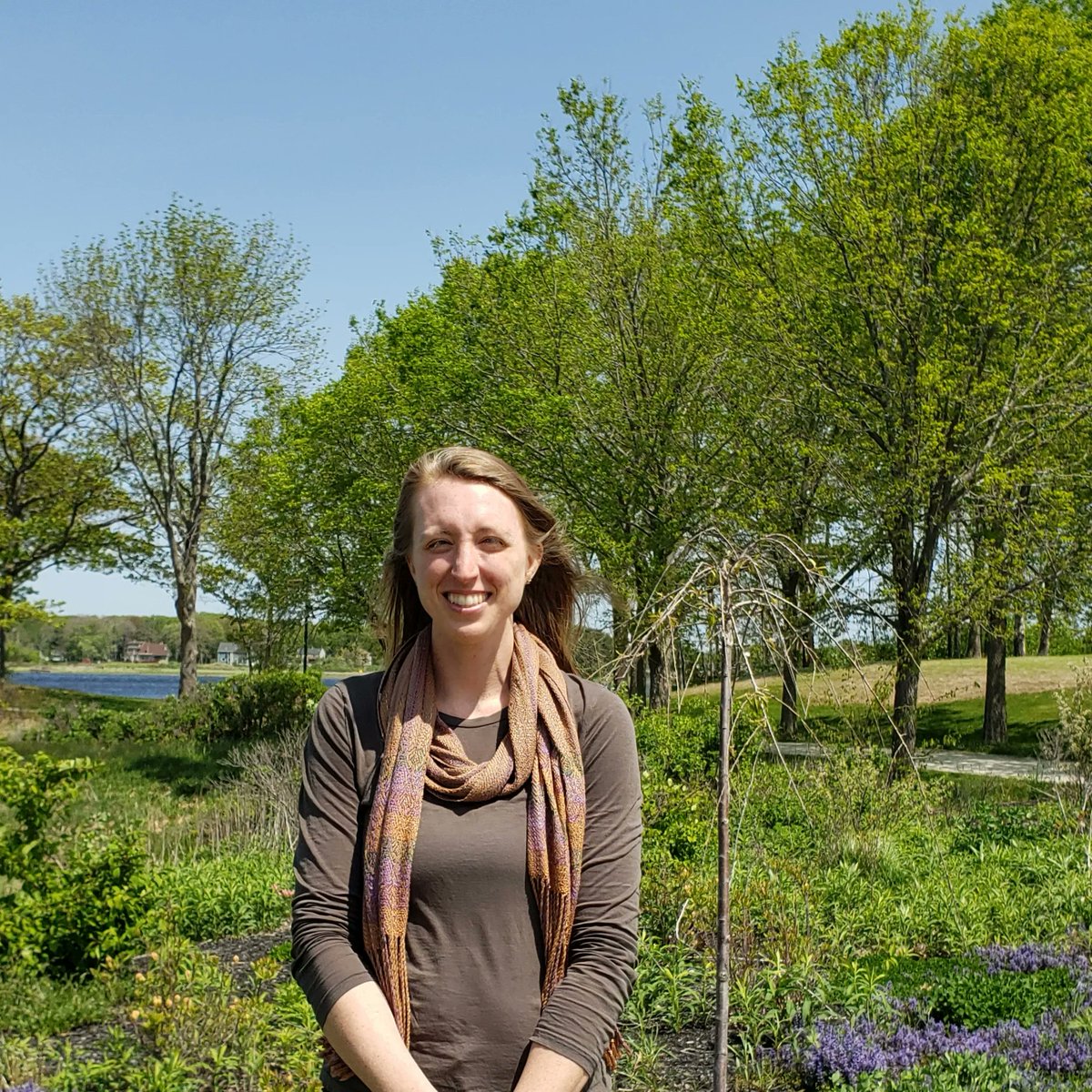 UNE Library Services tweet media