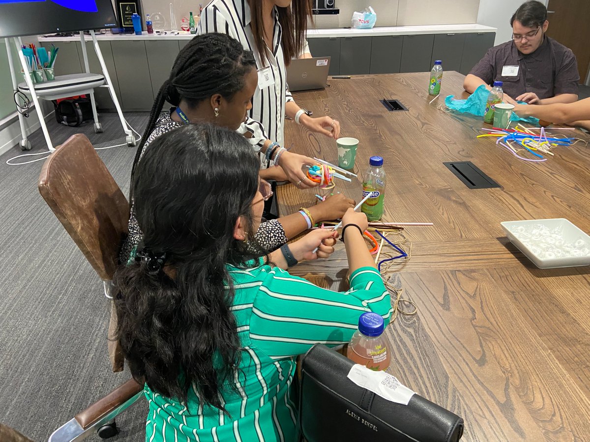 StephenHeady's tweet photo. Avalos P-TECH Cybersecurity students had a great workforce learning experience at SLB (formerly Schlumberger) today.  @AvalosPTECH @XMRaldine @AldineCTE @drgoffney https://t.co/oGOU214XXn