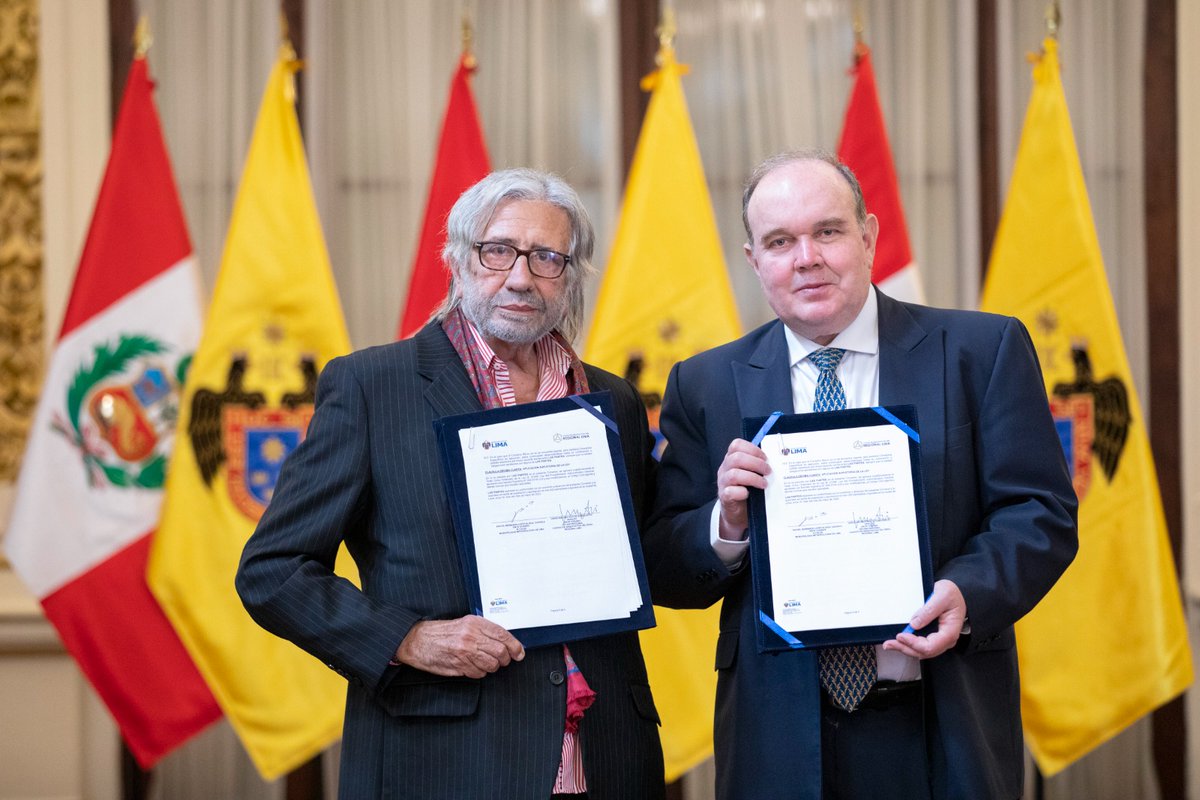 🤝🏼Firmamos un convenio marco de cooperación interinstitucional con la <a href="/RedCapLima/">CAP Regional Lima</a>. El fin es promover instrumentos de desarrollo urbano sostenible, avance de programas masivos de vivienda de interés social, procesos de participación de la inversión pública o privada, entre otros.