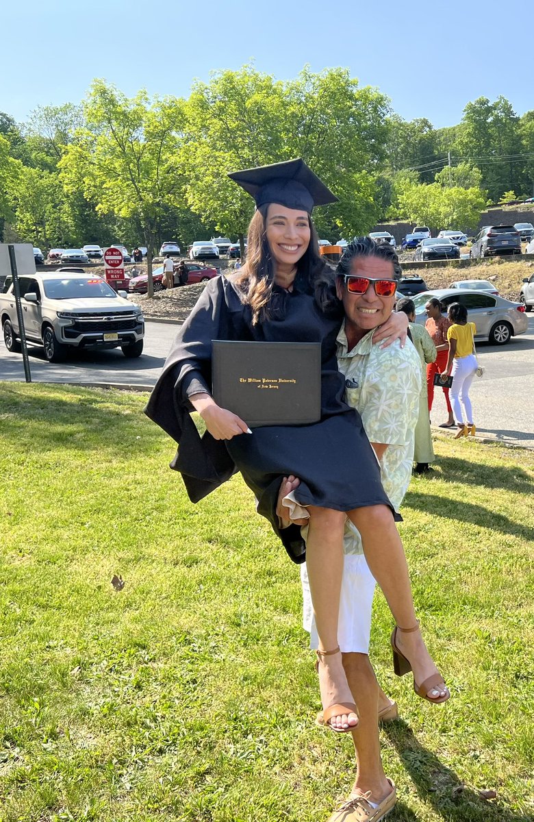 dieanuh0x's tweet photo. Never thought I’d be standing here today with my MBA but ya girl did it! 🥳👩🏻‍🎓🍾 I’m proud of myself for making it through this educational journey even through times I didn’t think I’d make it and huge shoutout to everyone who supported me ❤️ https://t.co/hYK9IC3NfD