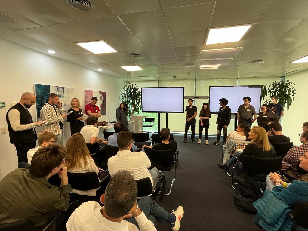 jrecio's tweet photo. Defensa de trabajo de Fin de Curso del Aula Tecnólogica @cisco_spain  con @FCapacis .Muchos nervios como siempre. Tras 9 ediciones nos vuelven a sorprender. Los chavales convertidos en auténticos profesionales de soluciones de sostenibilidad para el hogar. https://t.co/JPsoQtDG3P