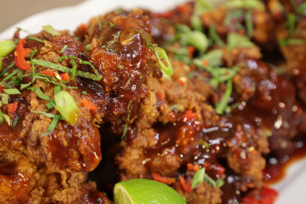 sat_jamesmartin's tweet photo. You can't beat Fried Chicken as a weekend treat. Ditch the takeaway and try @jamesmartinchef's version at home, complete with a sticky sweet BBQ and cherry cola sauce 👉🥤https://t.co/IU81zn9pYN https://t.co/3JLPuLn1rO