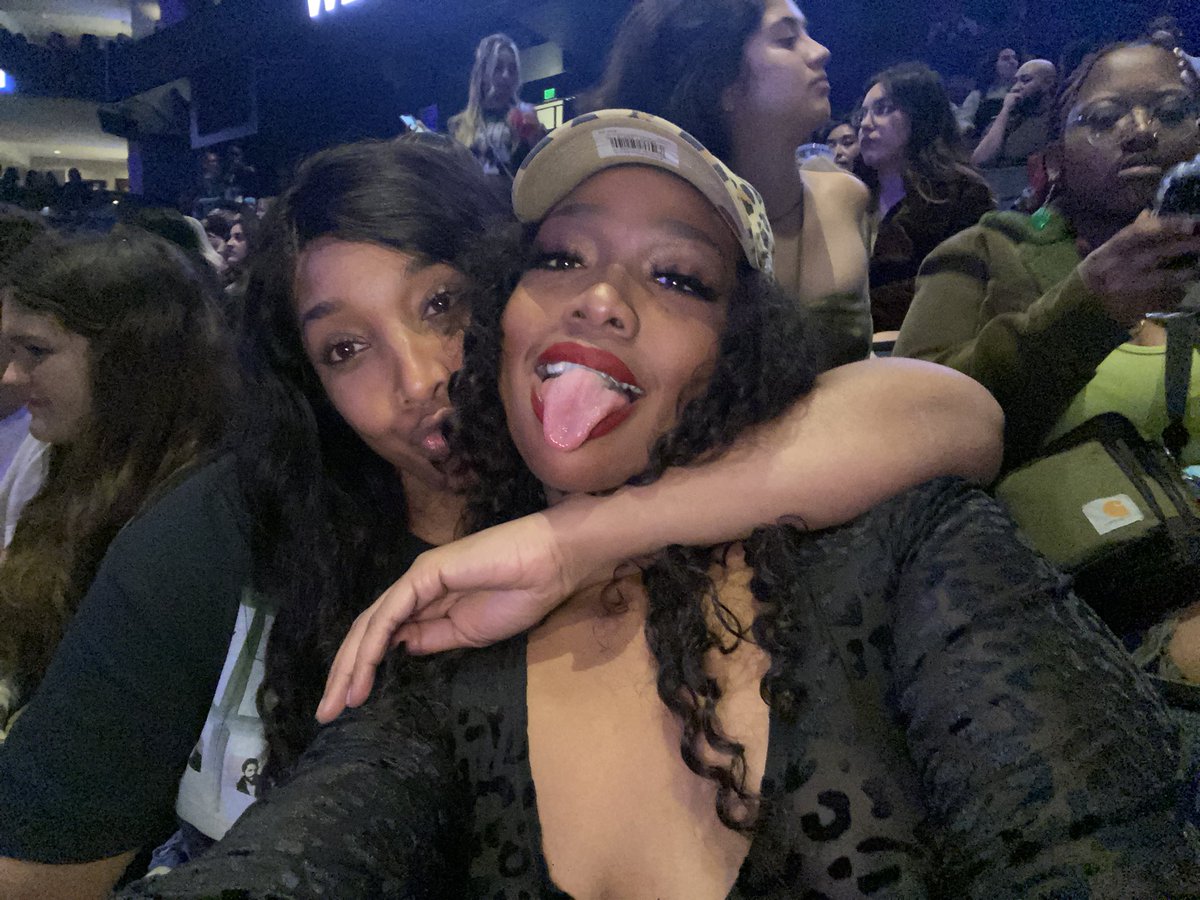 ZeeSoFlyy's tweet photo. @smooveassty I can’t even explain how much I love HER 🫀❤️‍🔥 https://t.co/7urAgEajbQ
