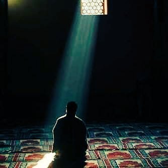 "جِئْتُ إِلَى بَابِكَ، لا أَدْرِي مَا جَاءَ بِي
مُشْتَاقٌ إِلَهِي، وَعَبْرَةُ الذَّنْبِ تَقْتُلُنِي!"💚🤲