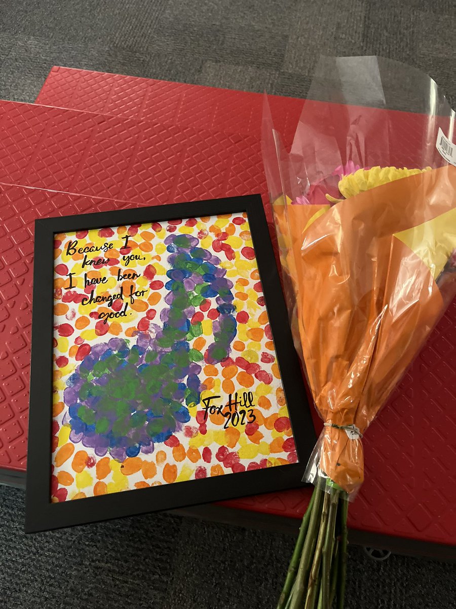 Today I finished my final performance at Fox Hill. Our talent show was great and I was surprised with sweet gifts from the staff and students. Each student added their fingerprint to this picture! ❤️ Such a meaningful gift to take with me on my next journey!