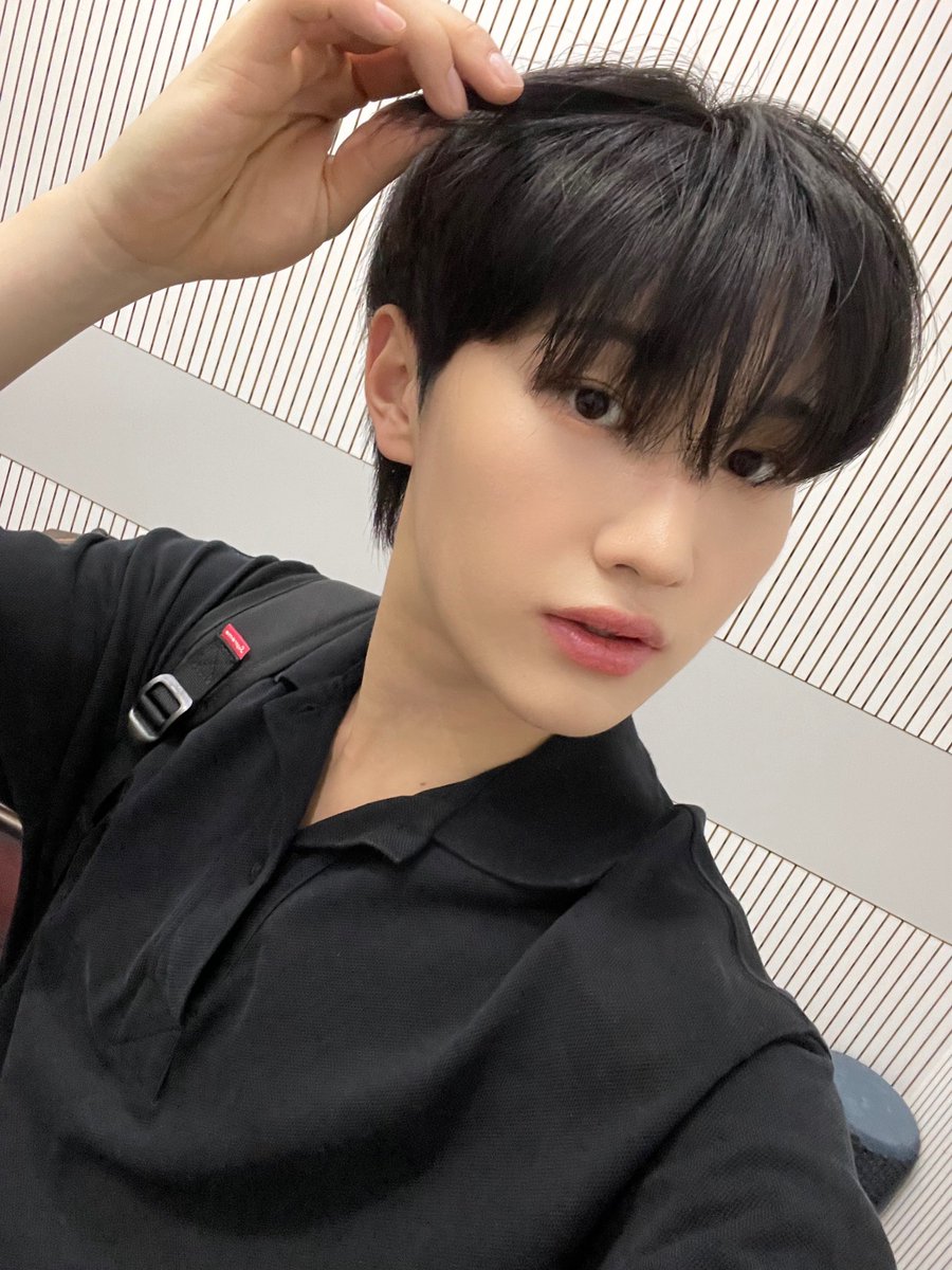 TNX_twt's tweet photo. 땡스 잘 잤어?🖤

#최태훈 #TAEHUN https://t.co/skFaKkWyIu