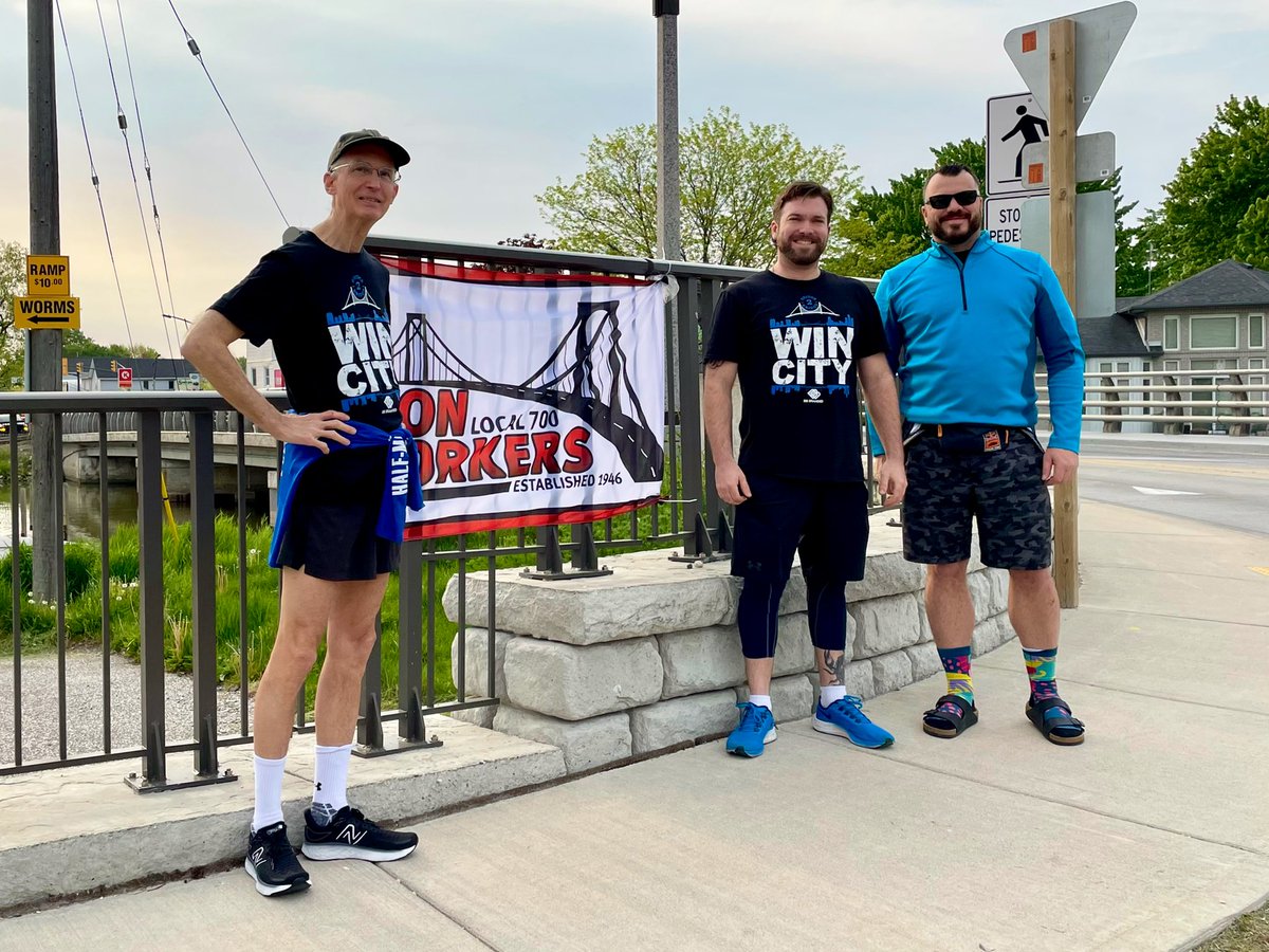 am800_cklw_'s tweet photo. The 4th Annual #Bridge2Bridge event took place today in support of mental health programs in our community!! Congrats to founder, Josh Horan and all participants on a successful run! 👏🤩https://t.co/n6WfXdNgqC @WRHFound @HDGHWindsor @CMHAWECB https://t.co/4pSJvCCh9r