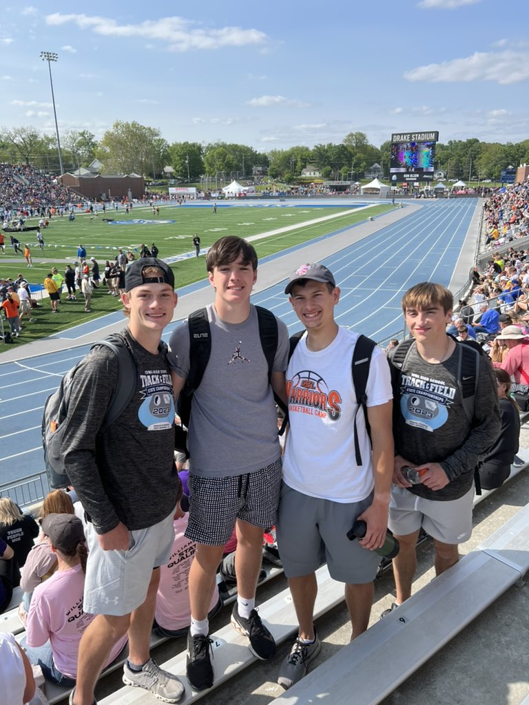 The Distance Medley is bringing home some hardware! They shaved off 3 seconds from their season best and ran 3:37.79! They were seeded 21st coming in and took 8th overall!