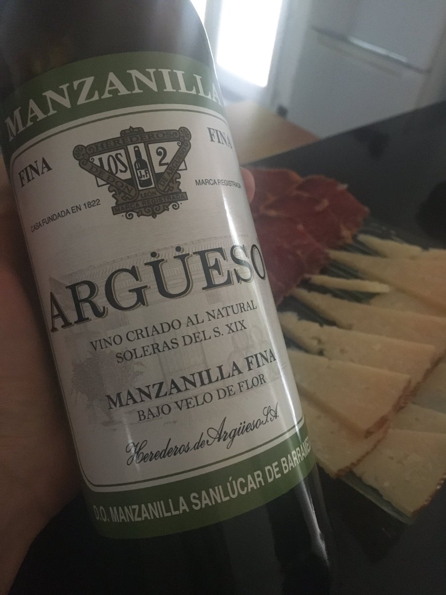 …dinner with friends… #expatlife #sherry #sherrylover #manzanilla