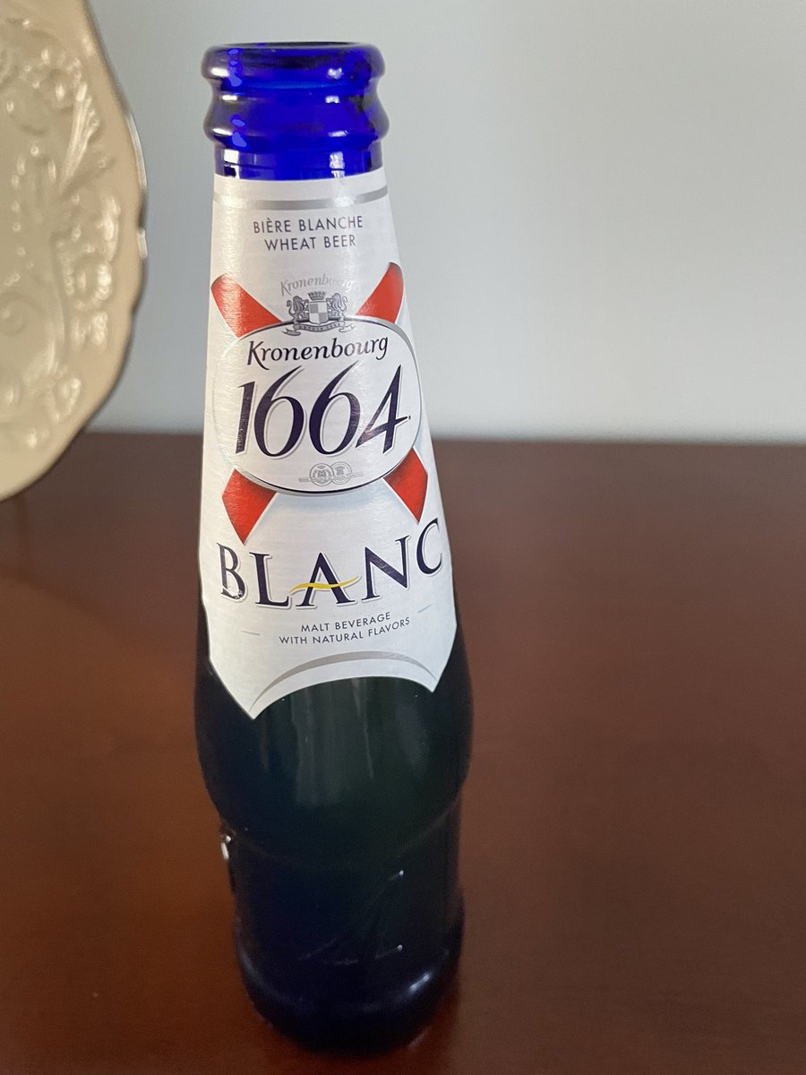 Cheers everyone it’s #Beeroclock #1664Kronenbourg 😘🖤🍻