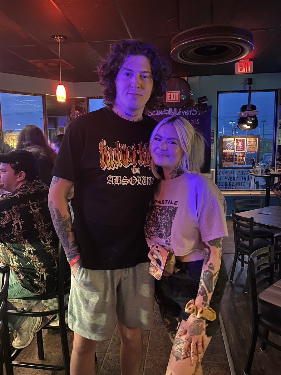 hypernvght's tweet photo. saw one of my favorite bands with my favorite girl last night 😍❤️🥰 @xofwg__ https://t.co/3NEfsymIqK