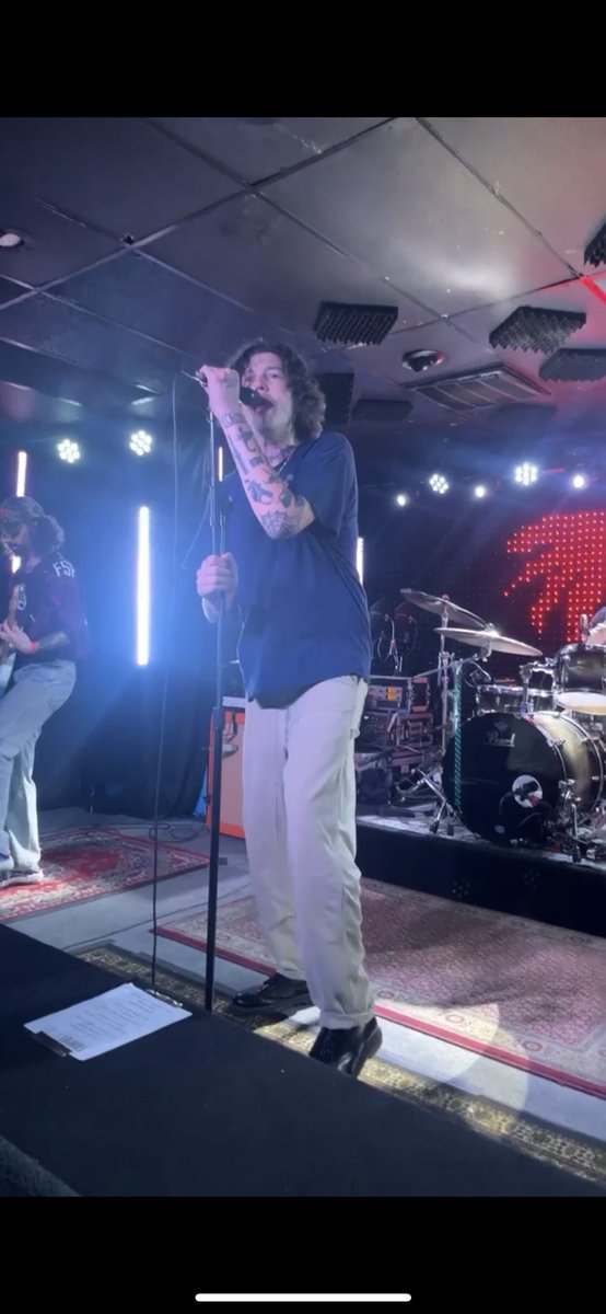 hypernvght's tweet photo. saw one of my favorite bands with my favorite girl last night 😍❤️🥰 @xofwg__ https://t.co/3NEfsymIqK