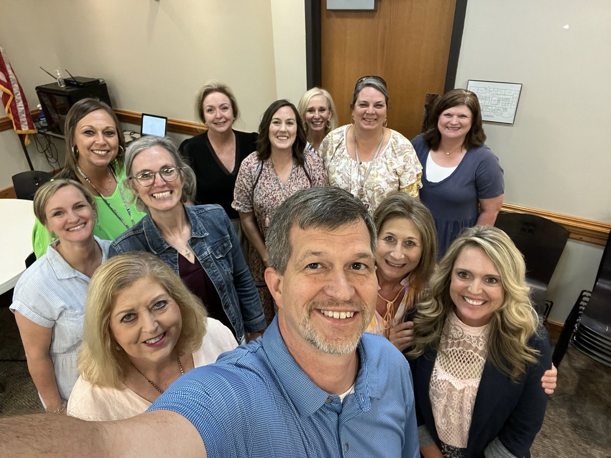 shanebarnette's tweet photo. It was great to celebrate our increased 2nd &amp; 3rd grade reading scores with our Reading Specialist!! Hard work pays off! Great job Cullman County Schools. @CCBOEAL https://t.co/cMiqVOqjP0