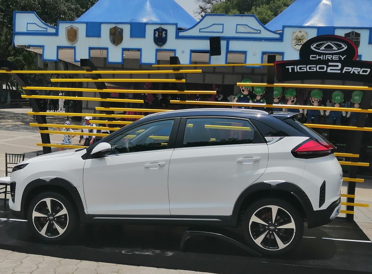 MotorsAndMe's tweet photo. El lanzamiento de la SUV "Tiggo2 PRO" de @CHIREYMEXICO en @SixFlagsMexico tiene por objetivo brindarle al público joven su primer auto y encontrarán dos versiones:
🔸Comfort - $359,900.00
🔸Luxury - $384,900.00
Si estás en #SixFlagsMX, búscalos y conócelos. https://t.co/5qoefVc3F2