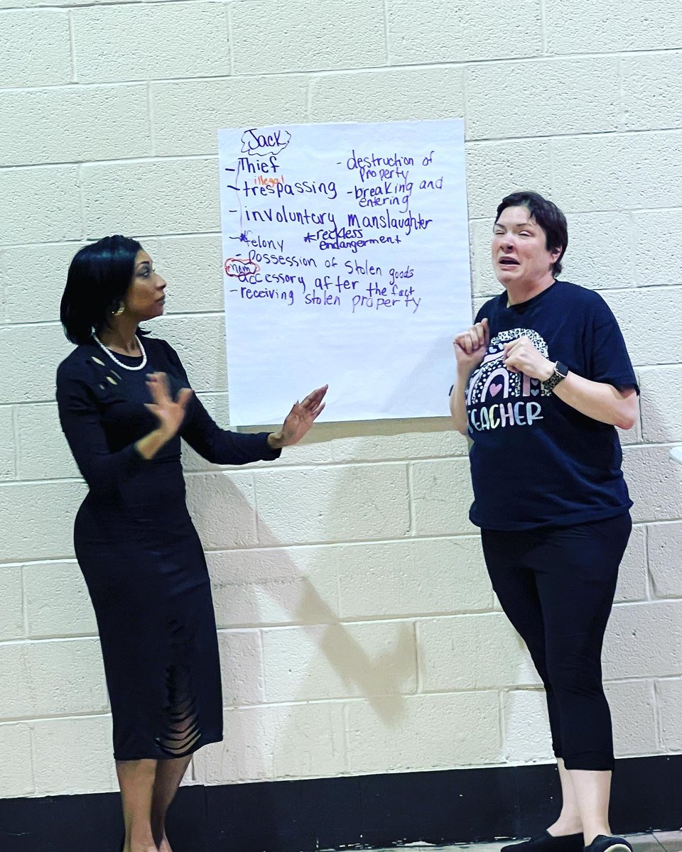 TeachUsWell's tweet photo. 🧑🏾‍⚖️👩🏾‍⚖️Today the trial of the century unfolded at Heston Elementary. The courtroom buzzed with energy as the State vs. Jack Beanstalk took center stage. Teachers, both on the side of the prosecution and the defense, seized the opportunity to passionately present their arguments. https://t.co/peRQrYZzwB